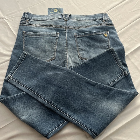 Democracy Curve Equality Skinny Jeans Size 10 Medium Wash Stretch Denim NWT - Picture 2 of 7